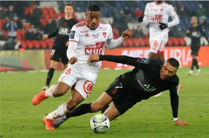 湖人官宣詹姆斯改穿6号